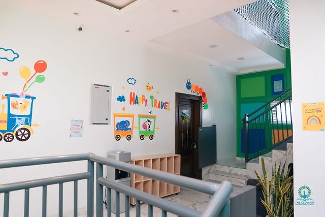 glow-up international school